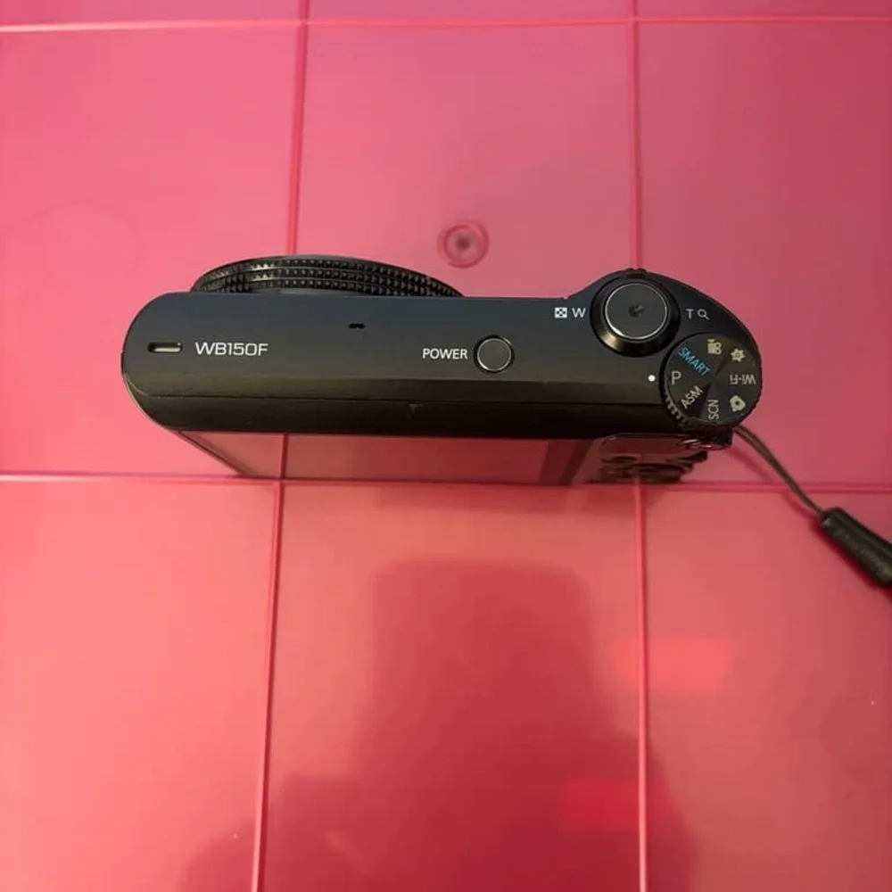 Samsung Black Digital Camera with Silver Lens
